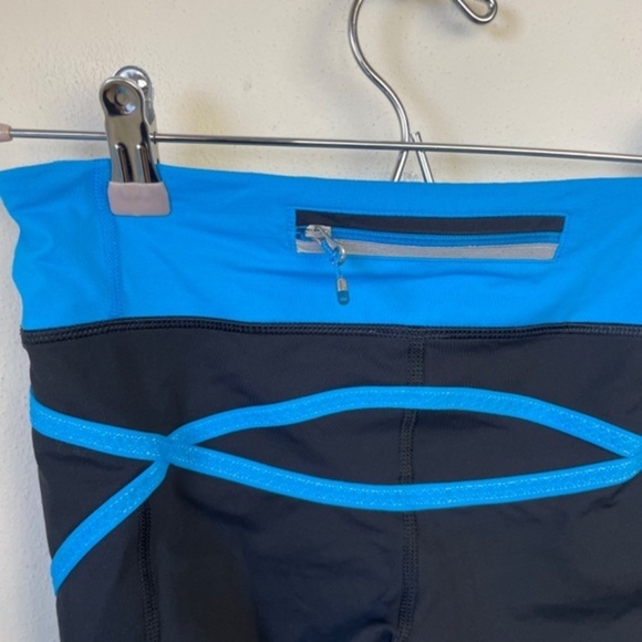 Lululemon Pace Crop Black / Beach Blanket Blue - Picture 7 of 9